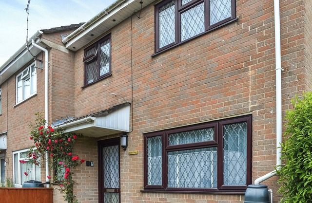3 bedroom accommodation in Luworth Cove