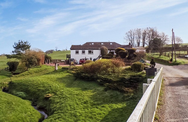 3 bedroom accommodation in Newcastleton