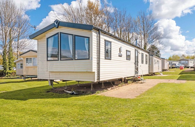3 bedroom accommodation in Seaton Sands