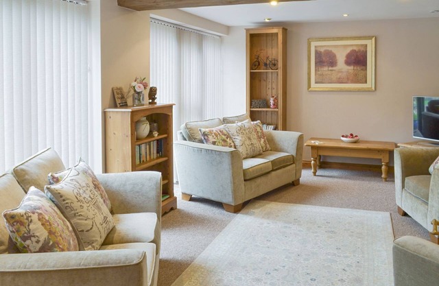 3 bedroom accommodation in Waterhouses, near Leek