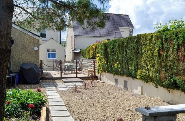 3 bedroom accommodation in Garnant, near Ammanford