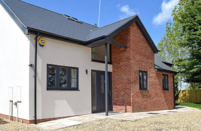 3 bedroom accommodation in Steventon, near Oxford