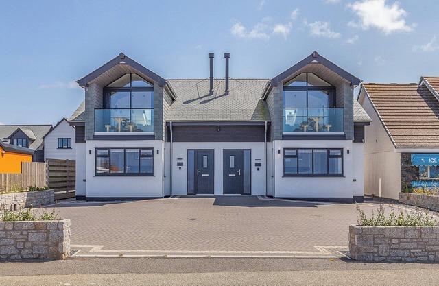 3 bedroom accommodation in Helston