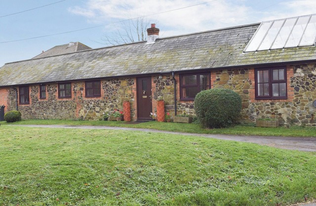 3 bedroom accommodation in Shorwell