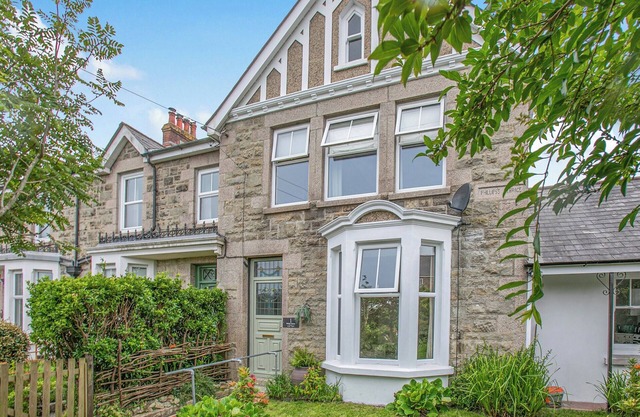 3 bedroom accommodation in Lanner