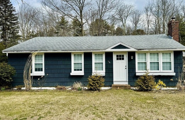 3-bedroom Air Conditioned Home recently updated in Moody, 5-minute walk to beach