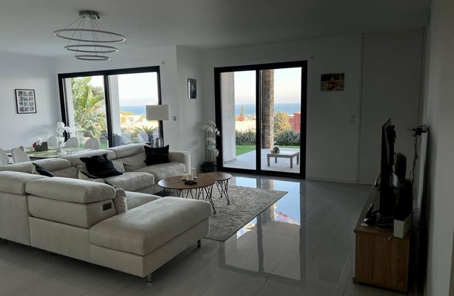 3 Bedroom Apartment in Villeneuve-Loubet