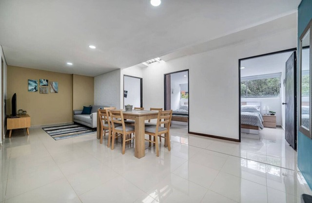 3 bedroom apartment - El Tesoro, Provenza and Parque Lleras