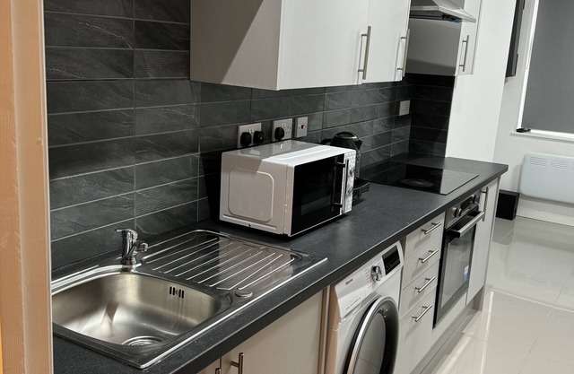 3-Bedroom Apartment in Cardiff City Centre