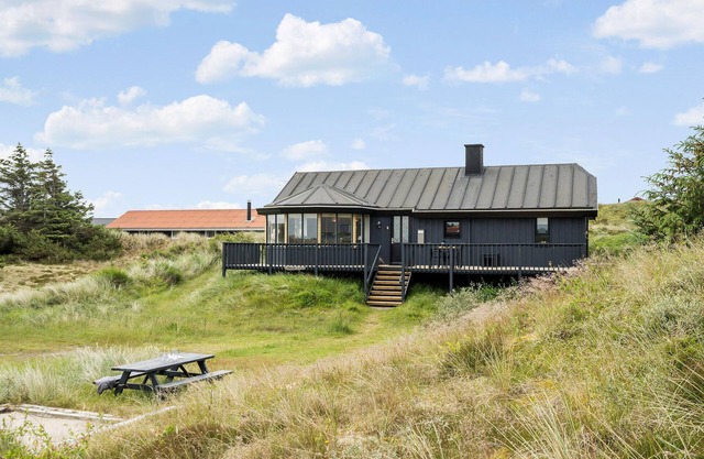 3 bedroom awesome home in Hvide Sande