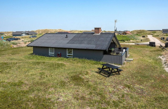 3 bedroom awesome home in Hvide Sande