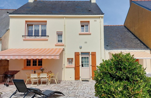 3 bedroom awesome home in Riantec