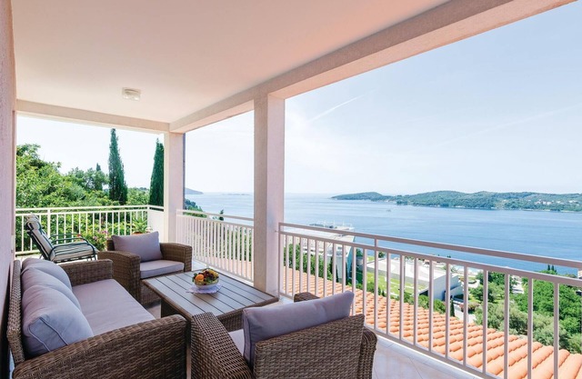 3 bedroom beautiful apartment in Orasac