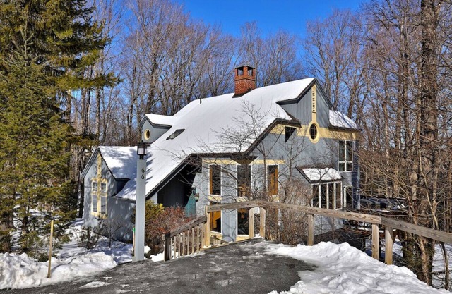 3-Bedroom Condo with Hot Tub, Walk to Trail
