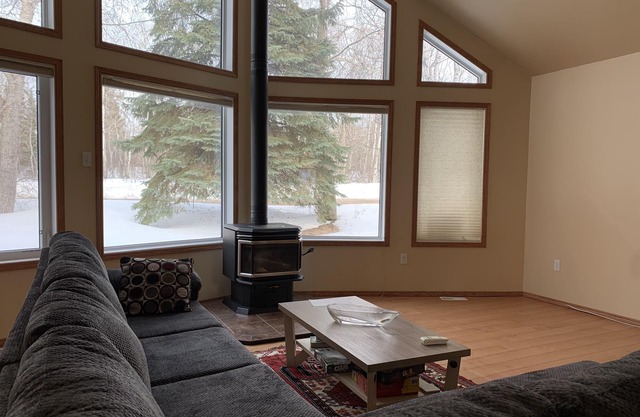 3 Bedroom Cottage - Sunroom + Patio + Fire Pit