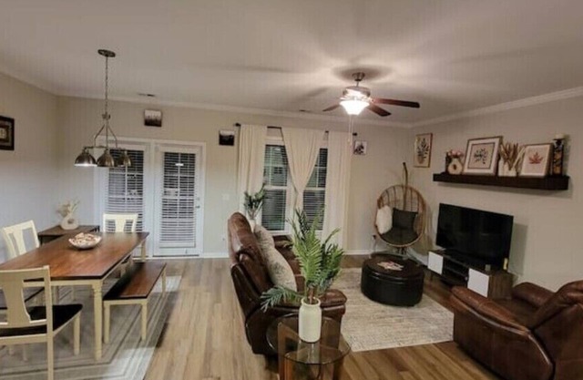 3-Bedroom Executive Rental just 19 minutes from River Street