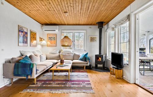 3 Bedroom Gorgeous Home In Melby
