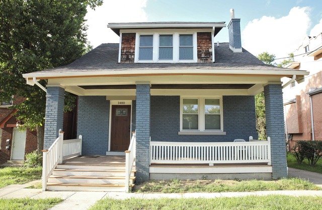 3-bedroom house in awesome Cincinnati with WiFi, AC, and off street parking.