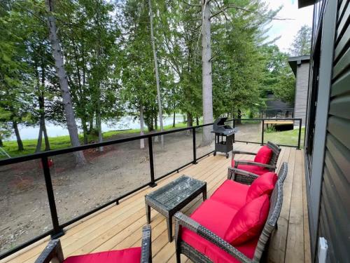 3-bedroom Lakefront Villa #8