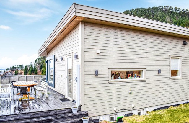 3 Bedroom Lovely Home In Fister