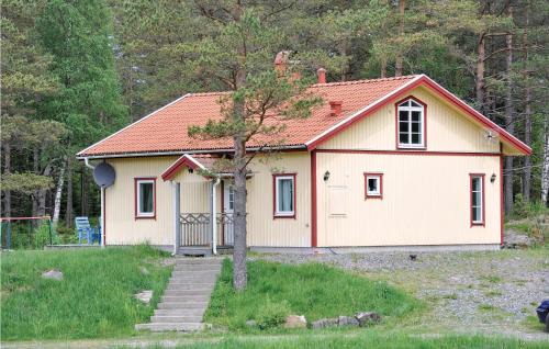 3 Bedroom Lovely Home In Hedekas