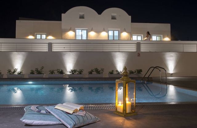 3 bedroom Luxury villa , 200m by famous Monolithos beach!