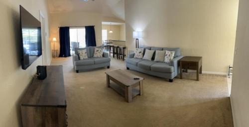 3 Bedroom Private Pool With Spa Near Disey villa