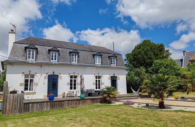 3 Bedroom Private vacation home in Lannion