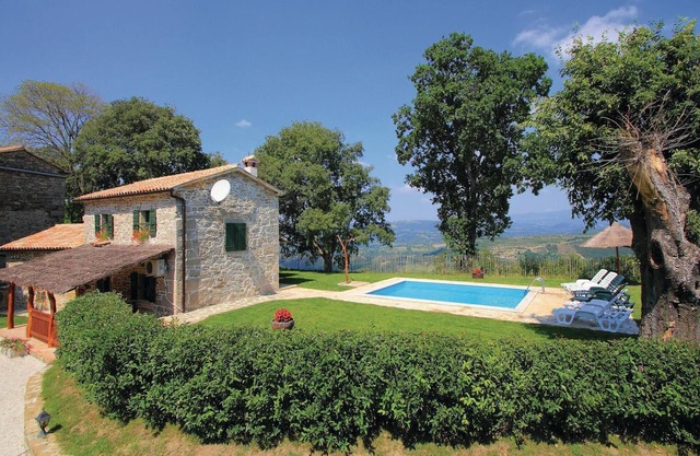 3 bedroom stunning home in Frki