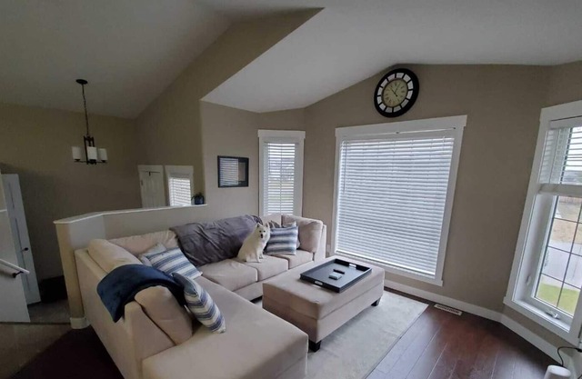 3 Bedroom Suite - Fully Stocked, Clean and Pet Friendly!