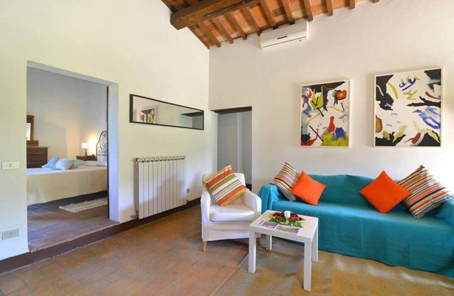3 bedroom Umbria villa with pool