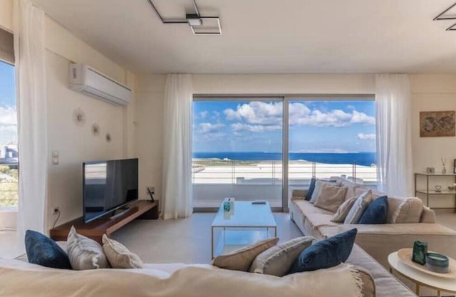 3 bedroom Villa with Stunning View & private park.