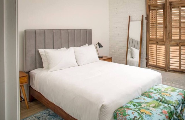3-BR/2-BA Apt in Boutique Hotel w/ Pool
