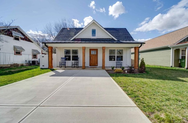 3-BR Cozy Mt. Holly River Retreat —Fire Pit—USNWC!