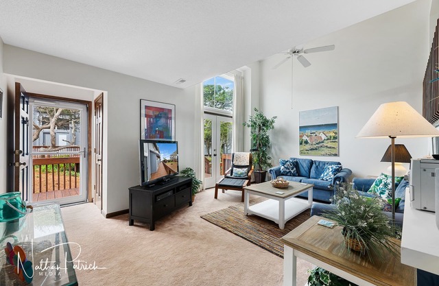 3 BR Oceanfront Townhome - Remodeled Kitchen & Baths, Views Pool WiFi