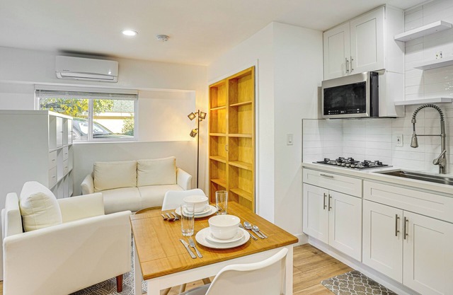 3 Mi to Angel Stadium: Cozy Studio w/Patio!