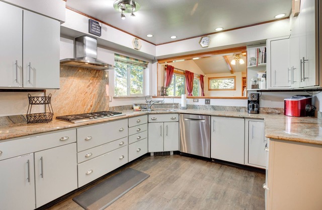3 Mi to Dtwn Grand Junction: Home w/Deck!