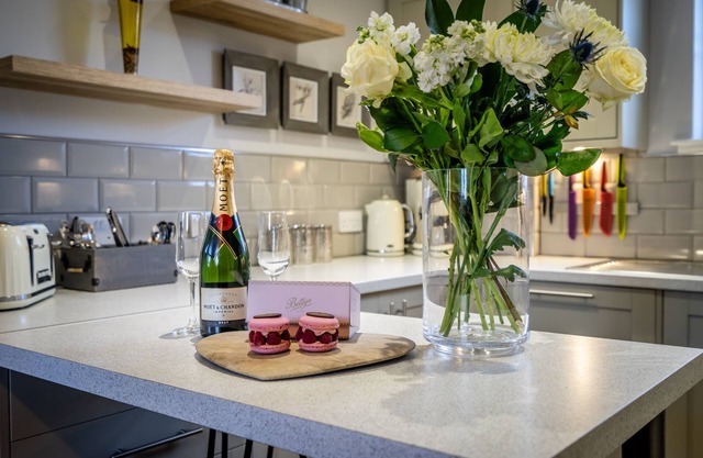 3 Middlethorpe Manor - A couples retreat that sleeps 2 guests in 1 bedroom