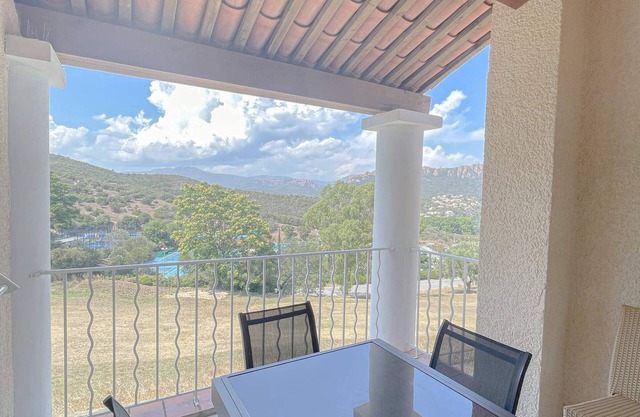 3-room duplex with solarium and pool access at Cap Esterel