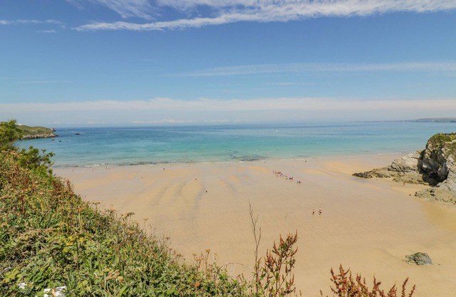 30 CLIFF EDGE, family friendly, luxury holiday cottage in Newquay