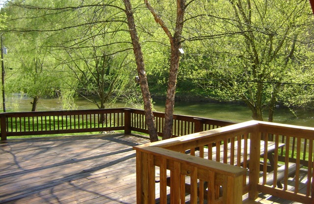 30 min from Blacksburg - Creekside Lodge on Walker Creek