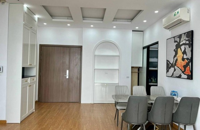 300 m² Apartment ∙ 15 bedrooms ∙ 30 guests