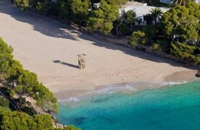 30m to the beach and pool! directly on the Cala Gran! Private beach access! 1-4pers.