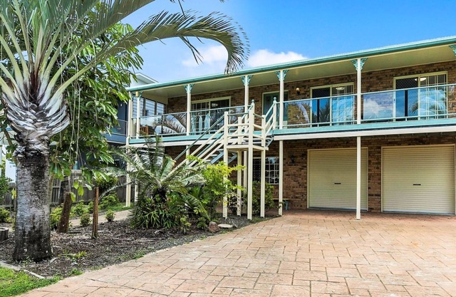 32 Bombala Crescent - Rainbow Beach. Plenty of space, fenced, pets, Wifi
