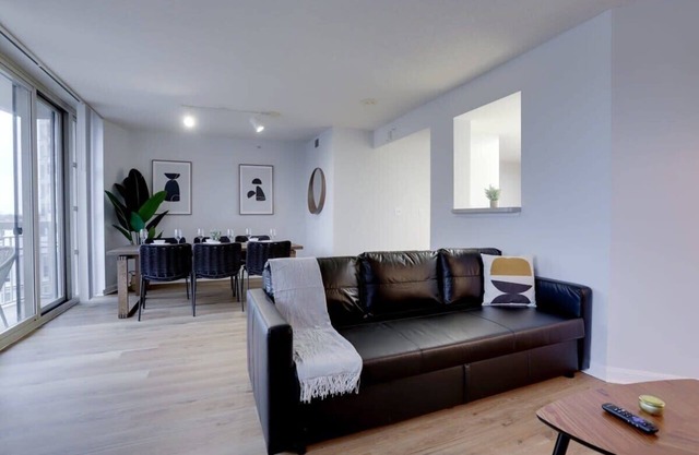 3BR Apt in Ballston W Gym