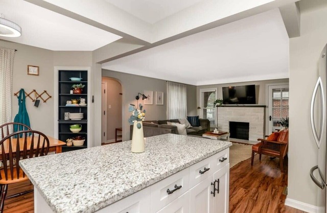 3BR Cozy Weekend at the Pleasant Brick House