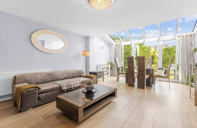 3BR Family Escape | Garden & Parking by Bluewater