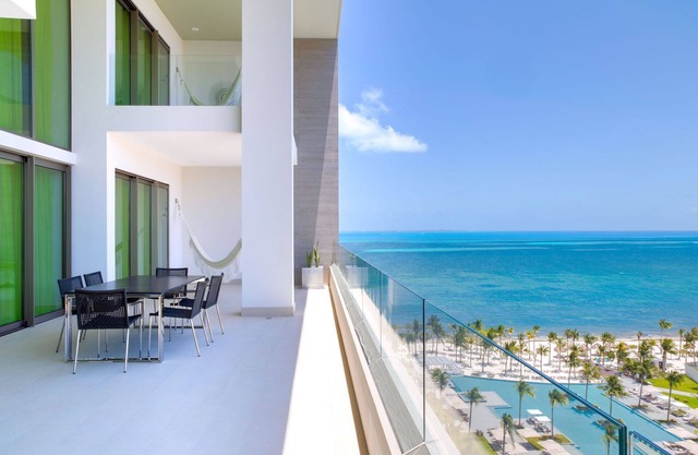 3BR Luxury Modern Loft w/Private Rooftop Jacuzzi at Garza Blanca Resort & Spa