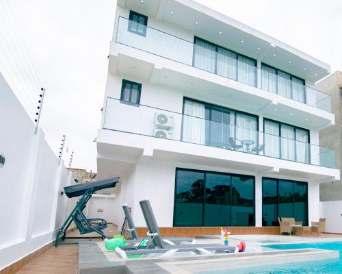3BR villa with private pool