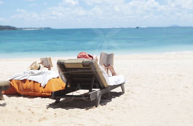 ★ 3mins walk to beach, bars&restaurants - Mountain views - Modern & Stylish